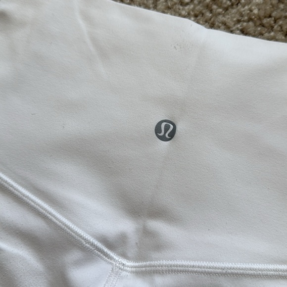 Lululemon align biker shorts 6” - Picture 3 of 4